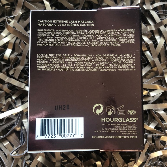 Hourglass Caution Extreme Lash Mascara Travel Size - Picture 2 of 10